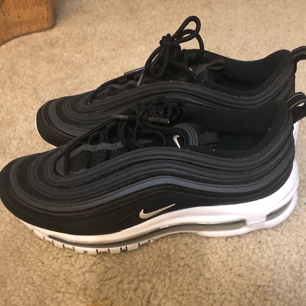 Size: 8 Used Black Nike Air Max 97